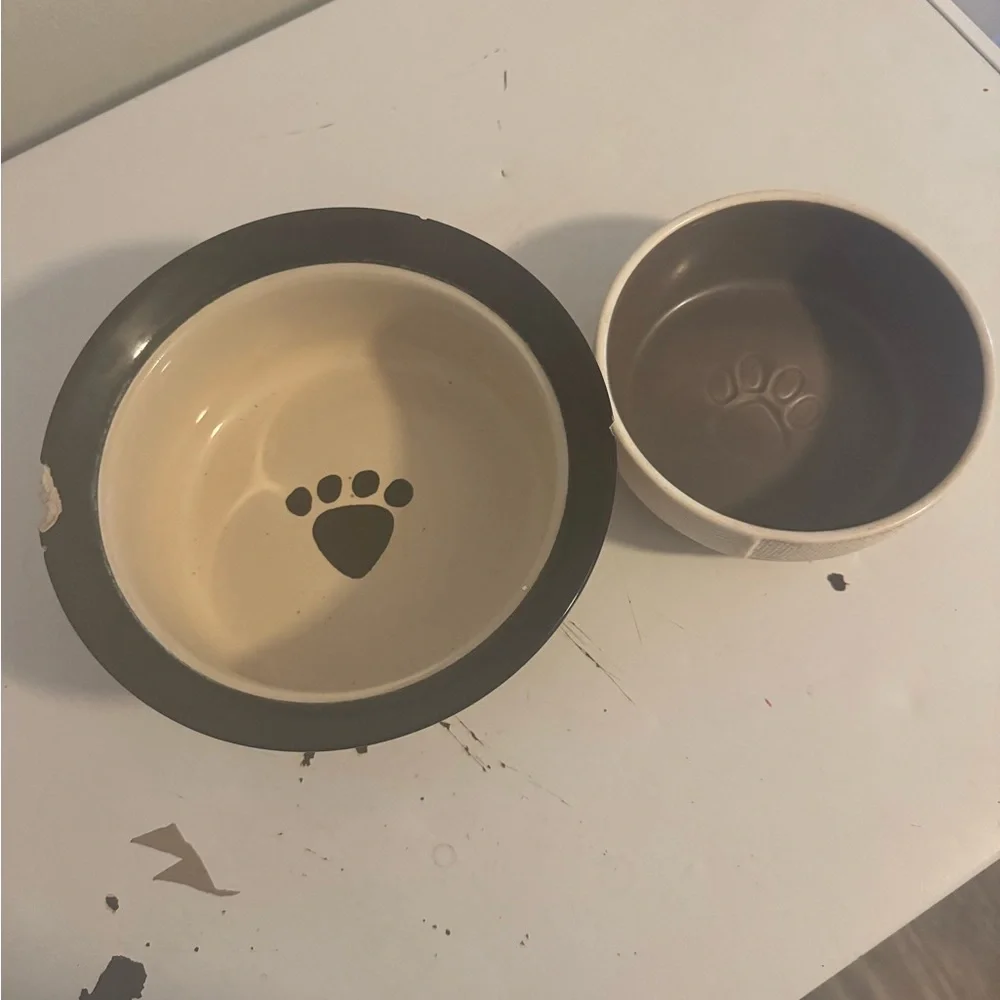 Ceramic Pet Food Bowls with Paw Print Design